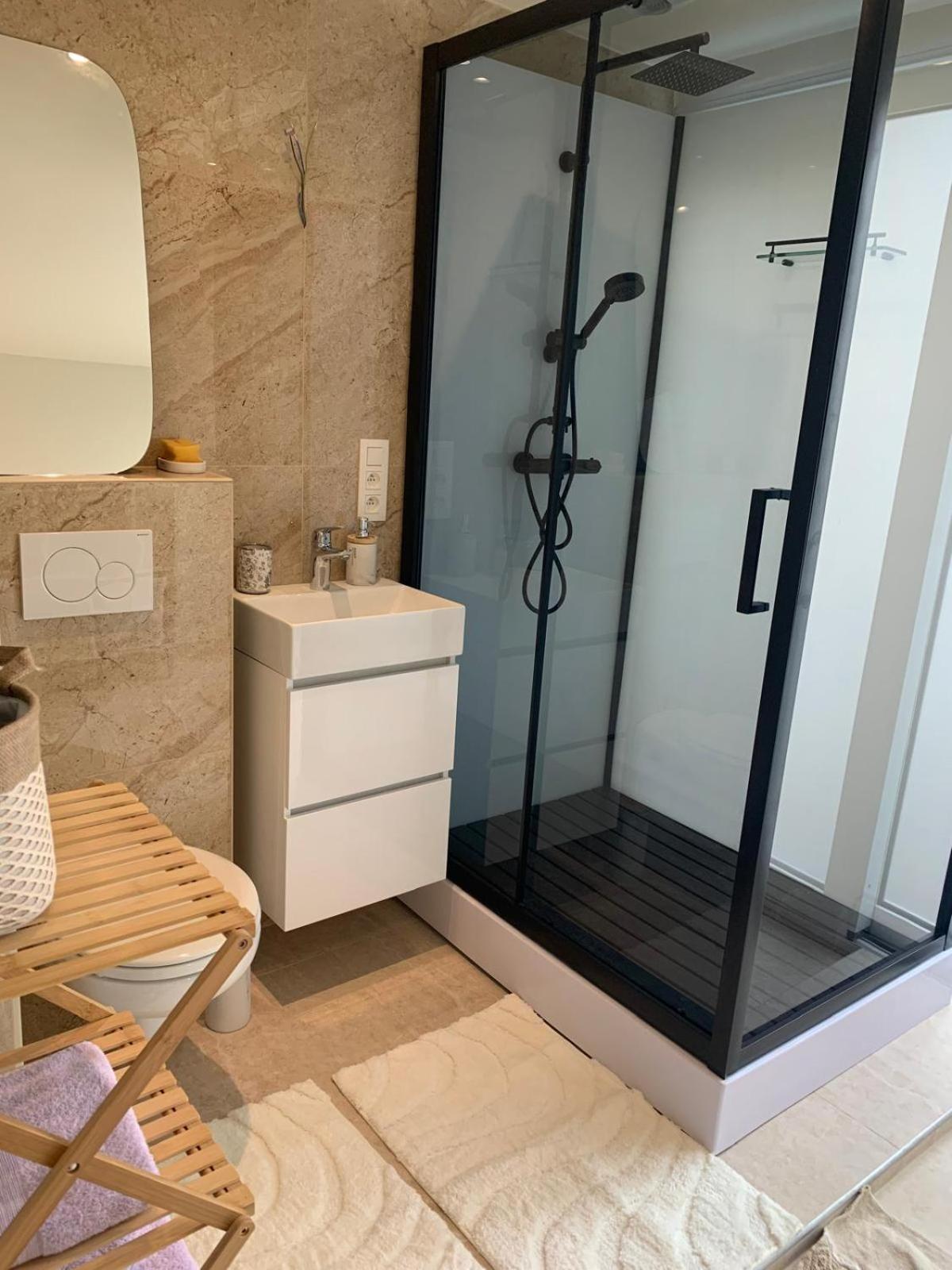 Comme A La Maison Brussels Ngoại thất bức ảnh